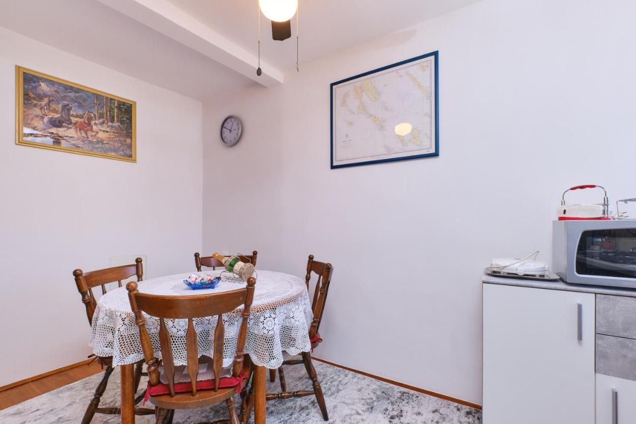 Apartman Ana Appartement Mali Lošinj Buitenkant foto